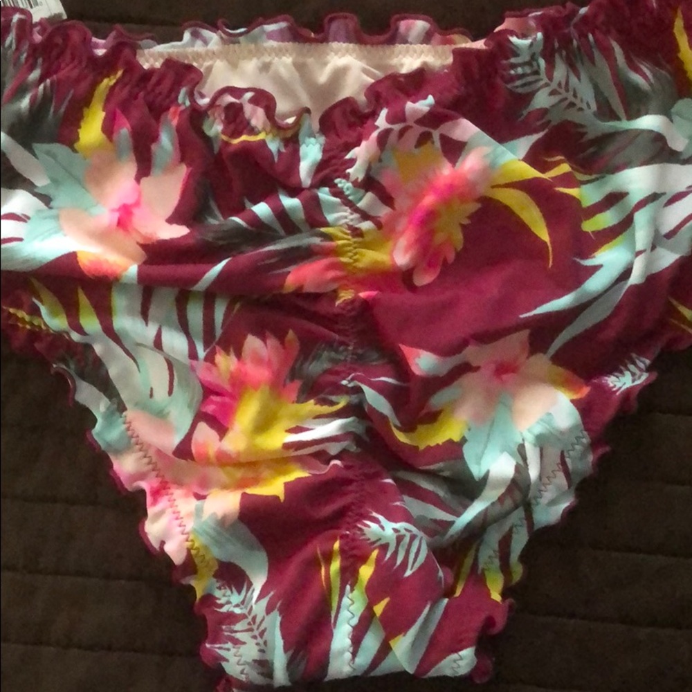 Two piece bikini 👙 - Picture 3 of 9